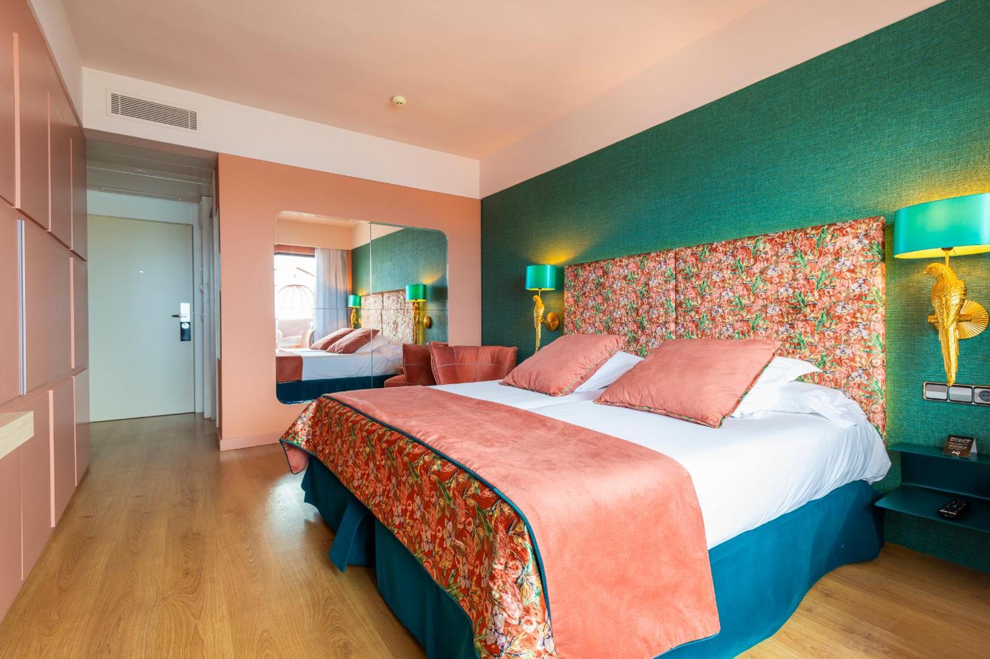 Nyx Hotel Ibiza By Leonardo Hotels-Adults Only Sant Antoni de Portmany Esterno foto
